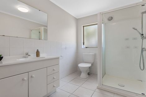 Photo of property in 22 Poturi Streams Avenue, Titirangi, Auckland, 0604