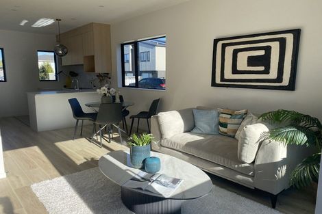 Photo of property in 25 Paetai Lane, Te Atatu Peninsula, 0610