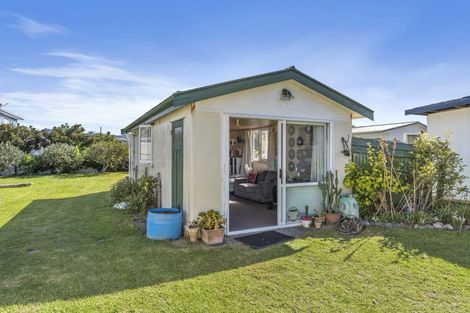 Photo of property in 215 Ocean Road, Whangamata, 3620