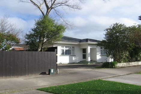 Photo of property in 51 Weston Avenue, Roslyn, Palmerston North, 4414