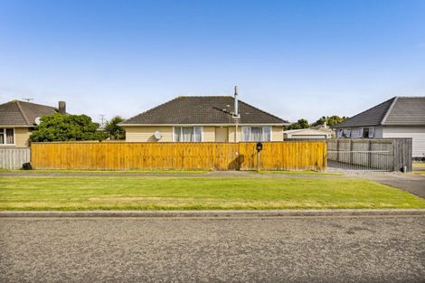 Photo of property in 18 Whitcombe Road, Opunake, 4616