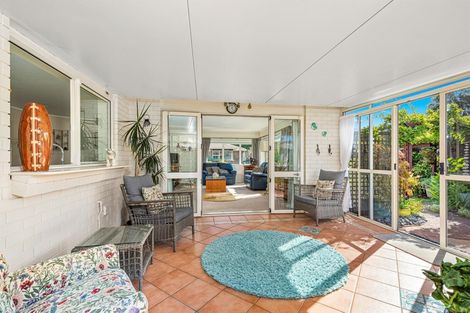 Photo of property in 39 Lakeside Drive, Orewa, 0931