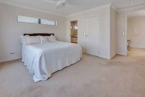 Photo of property in 39 Armstrong Farm Drive, East Tamaki Heights, Auckland, 2016