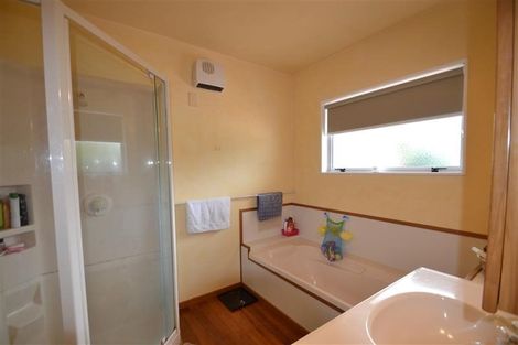 Photo of property in 32 Neale Avenue, Stoke, Nelson, 7011