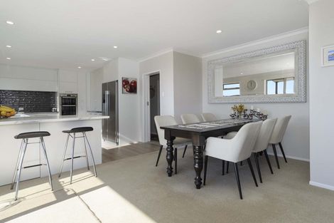 Photo of property in 18 Hinewa Road, Otumoetai, Tauranga, 3110