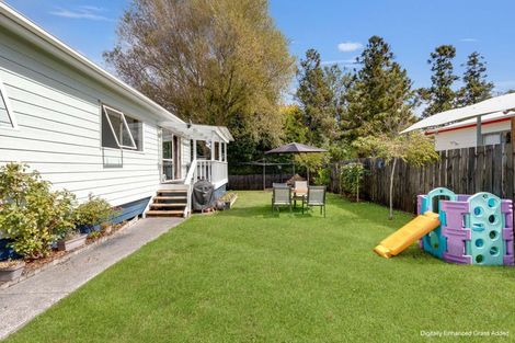 Photo of property in 2/137 Awaroa Road, Helensville, 0800