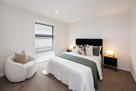 Photo of property in 70 Atlantic Drive, Fitzherbert, Palmerston North, 4410