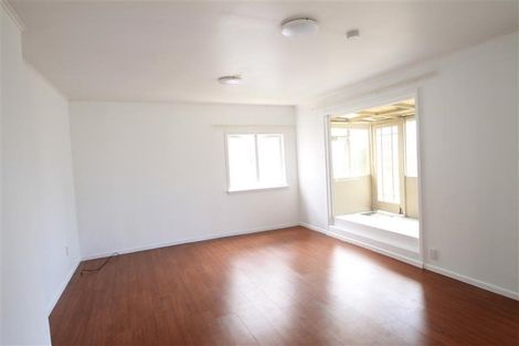 Photo of property in 678 East Coast Road, Pinehill, Auckland, 0630