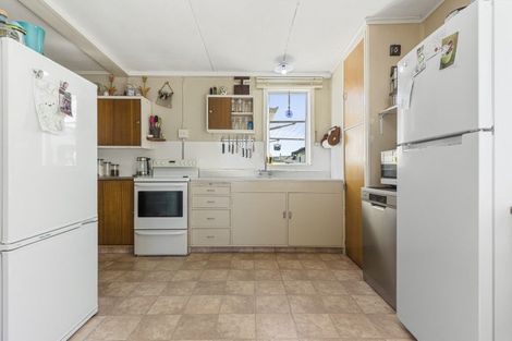 Photo of property in 215 Ocean Road, Whangamata, 3620