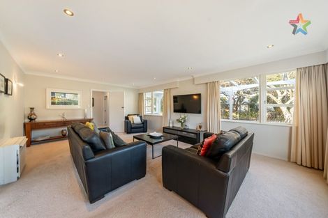 Photo of property in 27 Hinau Street, Woburn, Lower Hutt, 5010