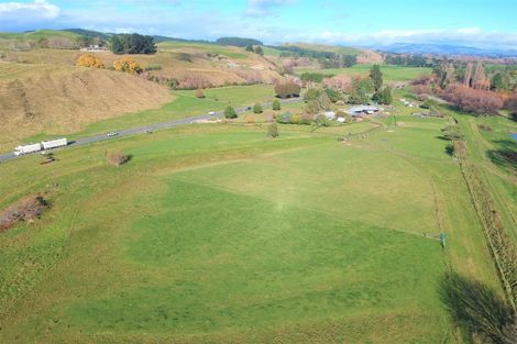 Photo of property in 2966 State Highway 2, Waipukurau, 4281