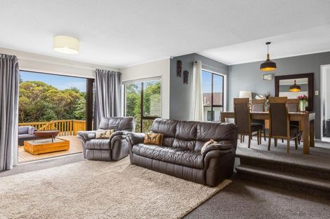 Photo of property in 11 Picketboat Lane, Whitby, Porirua, 5024