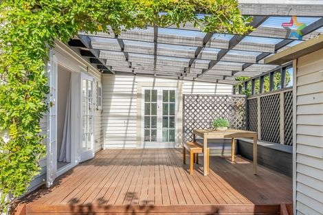 Photo of property in 43 Saint Ronans Avenue, Waterloo, Lower Hutt, 5011