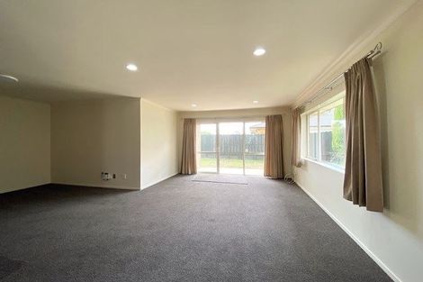 Photo of property in 28 Milson Drive, Papakura, 2110