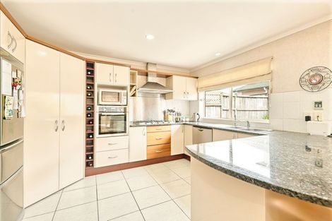Photo of property in 14 Cyril French Drive, Flat Bush, Auckland, 2016