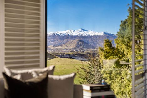 Photo of property in 1 Mckellar Drive, Jacks Point, Queenstown, 9371