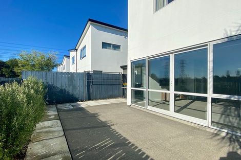 Photo of property in 38 Menin Gate Crescent, Broomfield, Christchurch, 8042