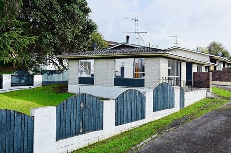 Photo of property in 106 Colwill Road, Massey, Auckland, 0614