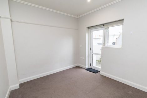 Photo of property in Fountain Court, 16/48u Oriental Parade, Oriental Bay, Wellington, 6011
