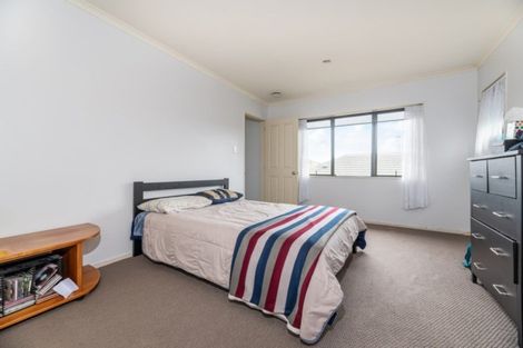 Photo of property in 21 Samara Place, Clendon Park, Auckland, 2103