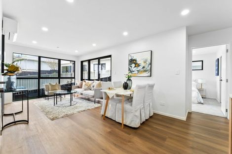 Photo of property in 16 Saint Catherine Crescent, West Harbour, Auckland, 0618