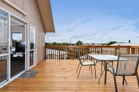 Photo of property in 2/44 Lilburn Crescent, Massey, Auckland, 0614