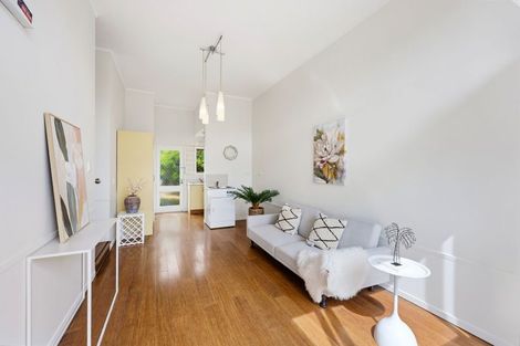Photo of property in 2/39 Rapallo Place, Farm Cove, Auckland, 2012