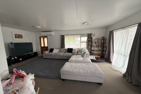 Photo of property in 1/20 Ocean View Road, Northcote, Auckland, 0627