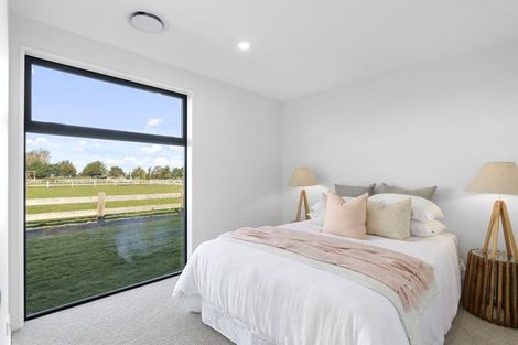 Photo of property in 14 Village Green Drive, Huntingdon, 7774