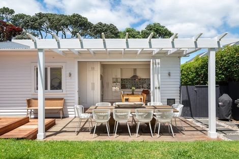 Photo of property in 40 Ngataringa Road, Devonport, Auckland, 0624