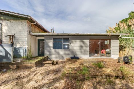 Photo of property in 1 Hokio Road, Hokio Beach, Levin, 5571