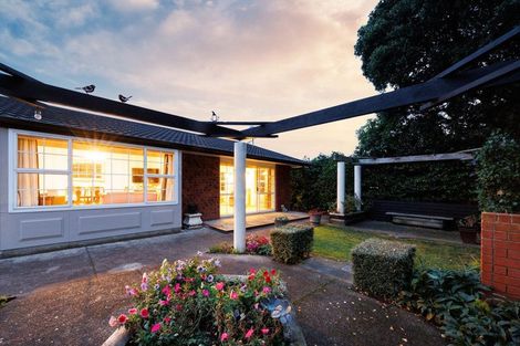 Photo of property in 7 Woodfield Avenue, Roslyn, Palmerston North, 4414