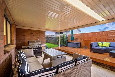 Photo of property in 12 Fernbird Place, Massey, Auckland, 0614