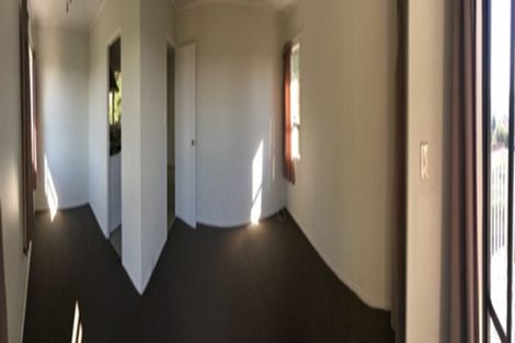 Photo of property in 1/23 Santiago Crescent, Unsworth Heights, Auckland, 0632