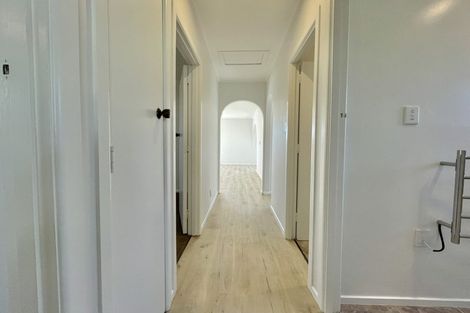 Photo of property in 20 Madison Place, Forrest Hill, Auckland, 0620