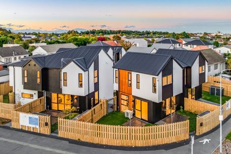 Photo of property in 1/1 Huia Street, Riccarton, Christchurch, 8041