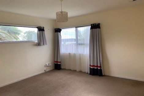 Photo of property in 11 Santiago Crescent, Unsworth Heights, Auckland, 0632