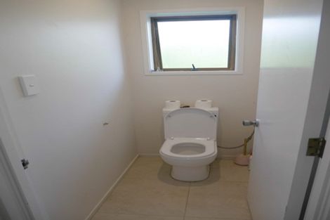 Photo of property in 2/28 Priestley Drive, Bucklands Beach, Auckland, 2014