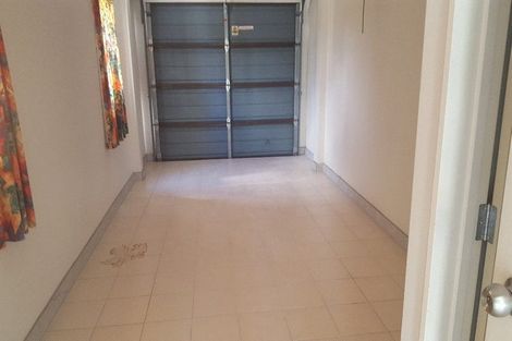 Photo of property in 26/8 Margan Avenue, New Lynn, Auckland, 0600