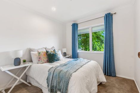 Photo of property in 32 Neil Avenue, Te Atatu Peninsula, Auckland, 0610