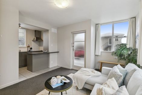 Photo of property in 127u3 Queens Drive, Lyall Bay, Wellington, 6022
