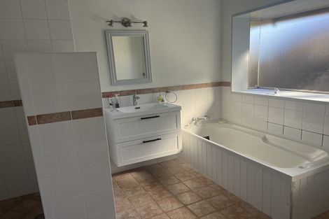 Photo of property in 16b Gemini Place, Kawaha Point, Rotorua, 3010