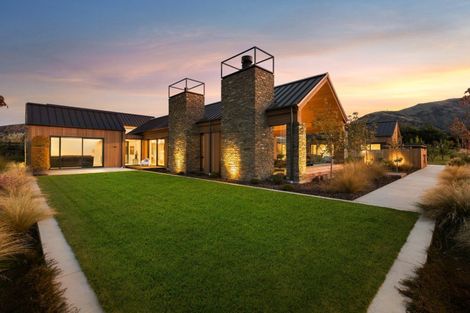 Photo of property in 14 Deans Drive, Wanaka, 9305