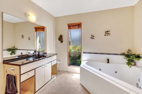 Photo of property in 44 Easton Way, Levin, 5510