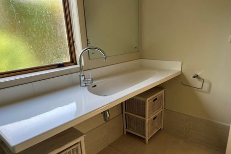 Photo of property in 15 Sunnynook Road, Forrest Hill, Auckland, 0620