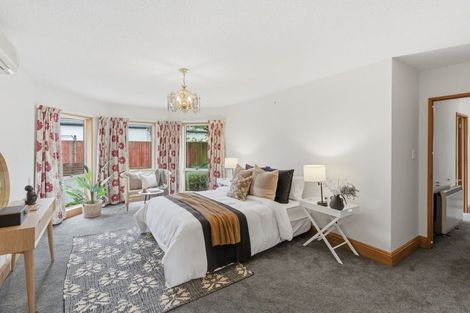 Photo of property in 7 Broadfell Avenue, Avonhead, Christchurch, 8042