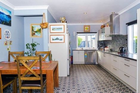 Photo of property in 1012 Heretaunga Street East, Parkvale, Hastings, 4122