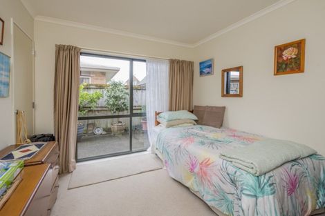 Photo of property in Rangeview Villas, 10/9 Fuller Close, Levin, 5510