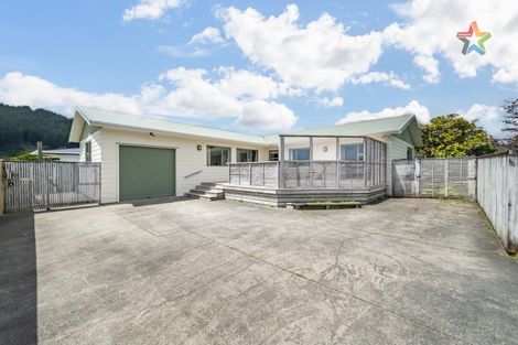Photo of property in 5a Kilkenny Grove, Wainuiomata, Lower Hutt, 5014