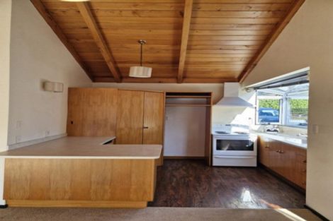Photo of property in 2/2 Tiverton Crescent, Whalers Gate, New Plymouth, 4310